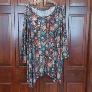 4X Catherines lightweight sweater knit top